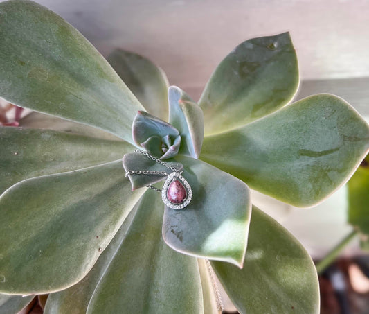 Dainty CZ Teardrop Setting Necklace