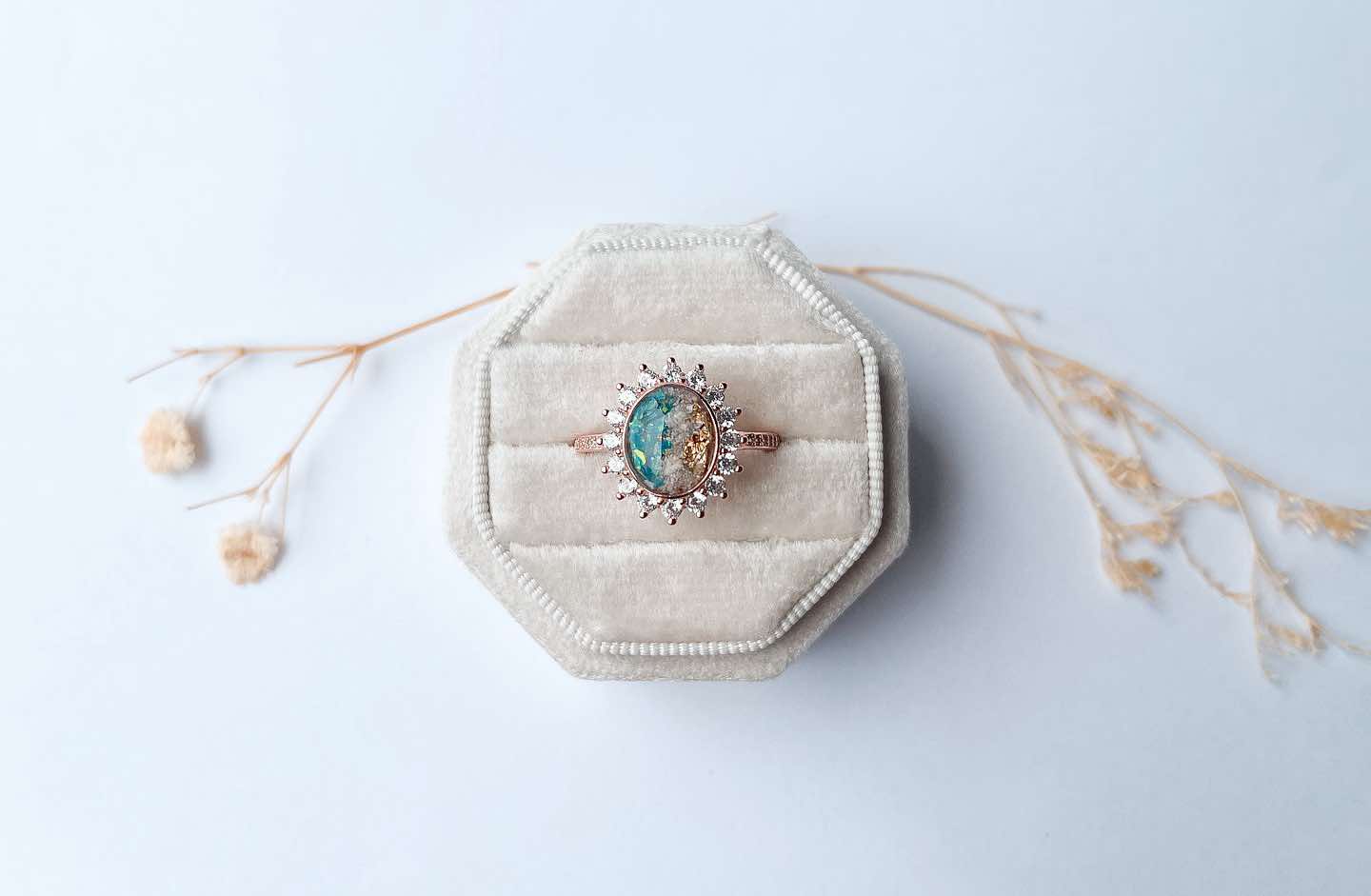 Brit Ring